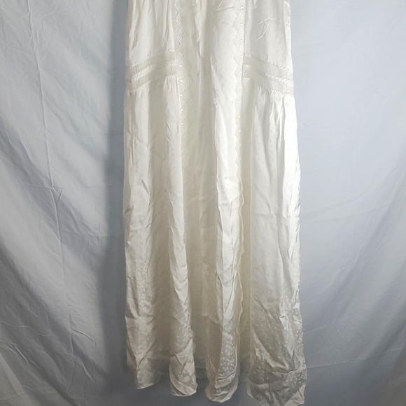 Self-Portrait Ivory Lace Jacquard V-Neck Maxi Dress - Picture 10 of 14